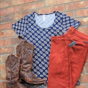 NEW LuLaRoe Classic T - Small